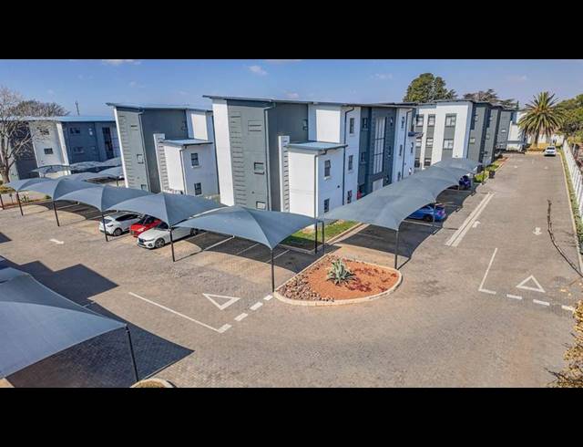 3 BEDROOM TOWNHOUSE FOR SALE IN BRENTWOOD